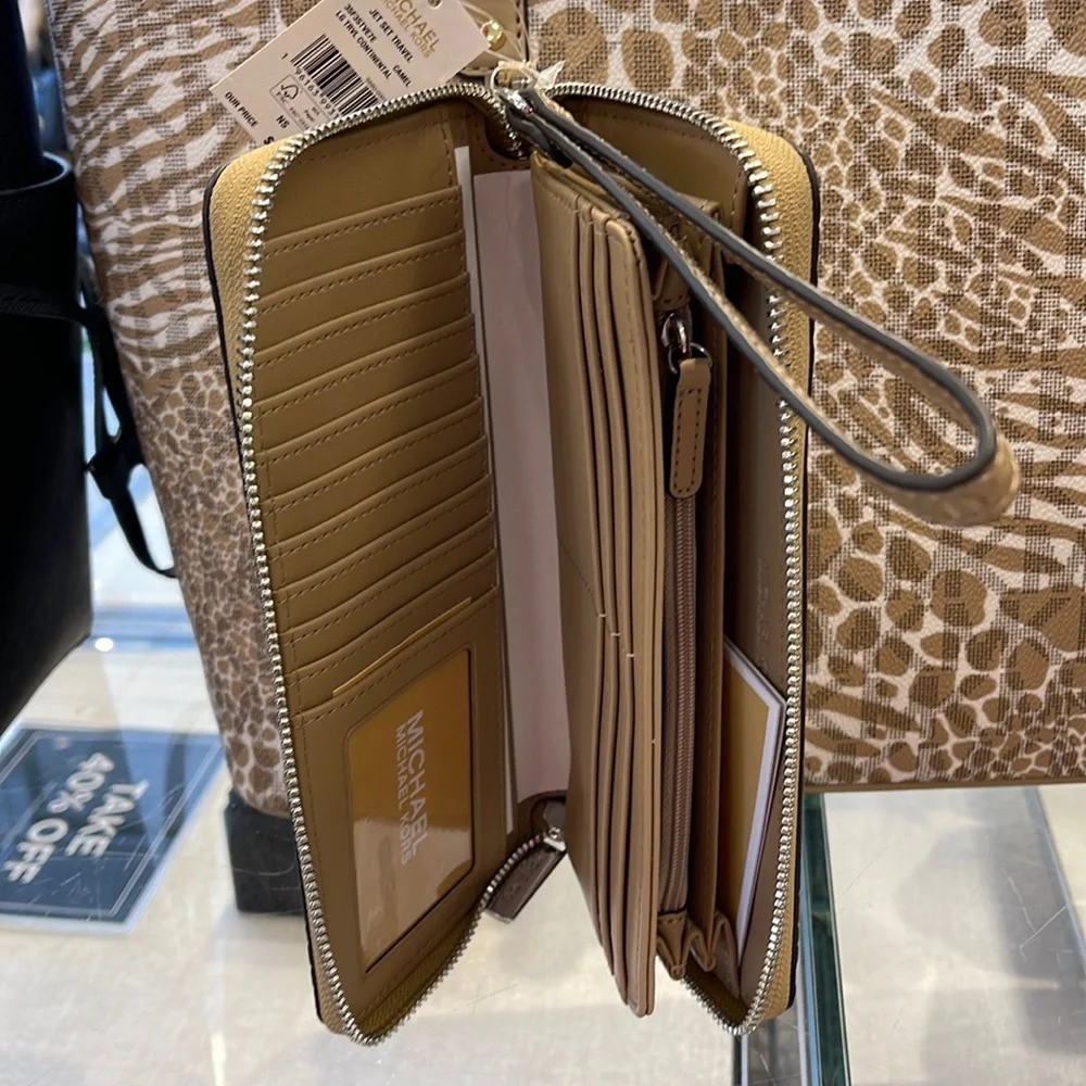Michael Kors Large Jet Set Travel Continental Wristlet Phone Holder Case Wallet